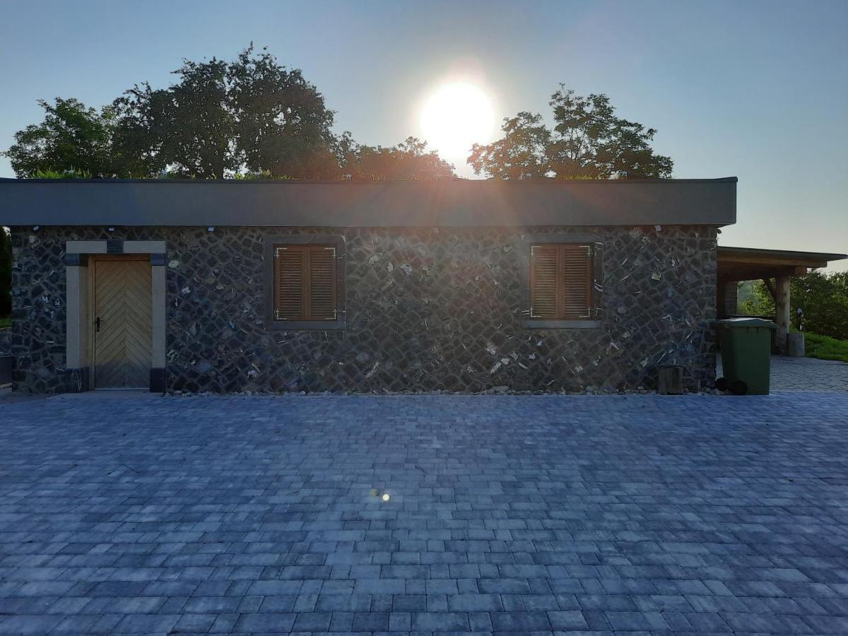 Country House Zemljanka Sentrupert  Eksteriør billede